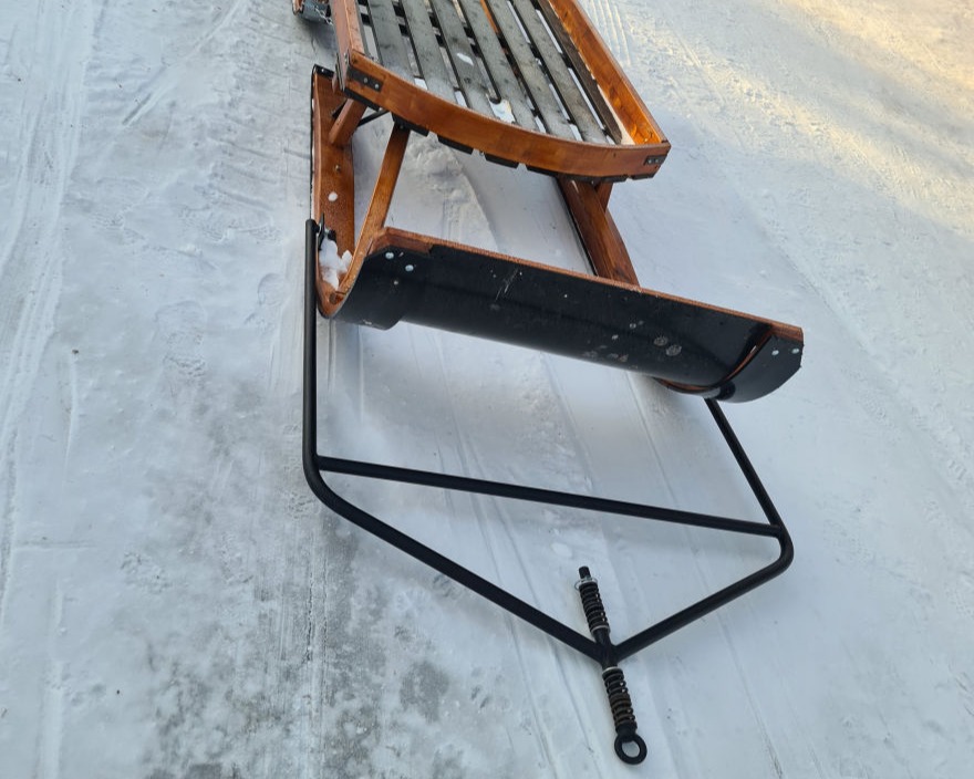 Rekka slede i snøen